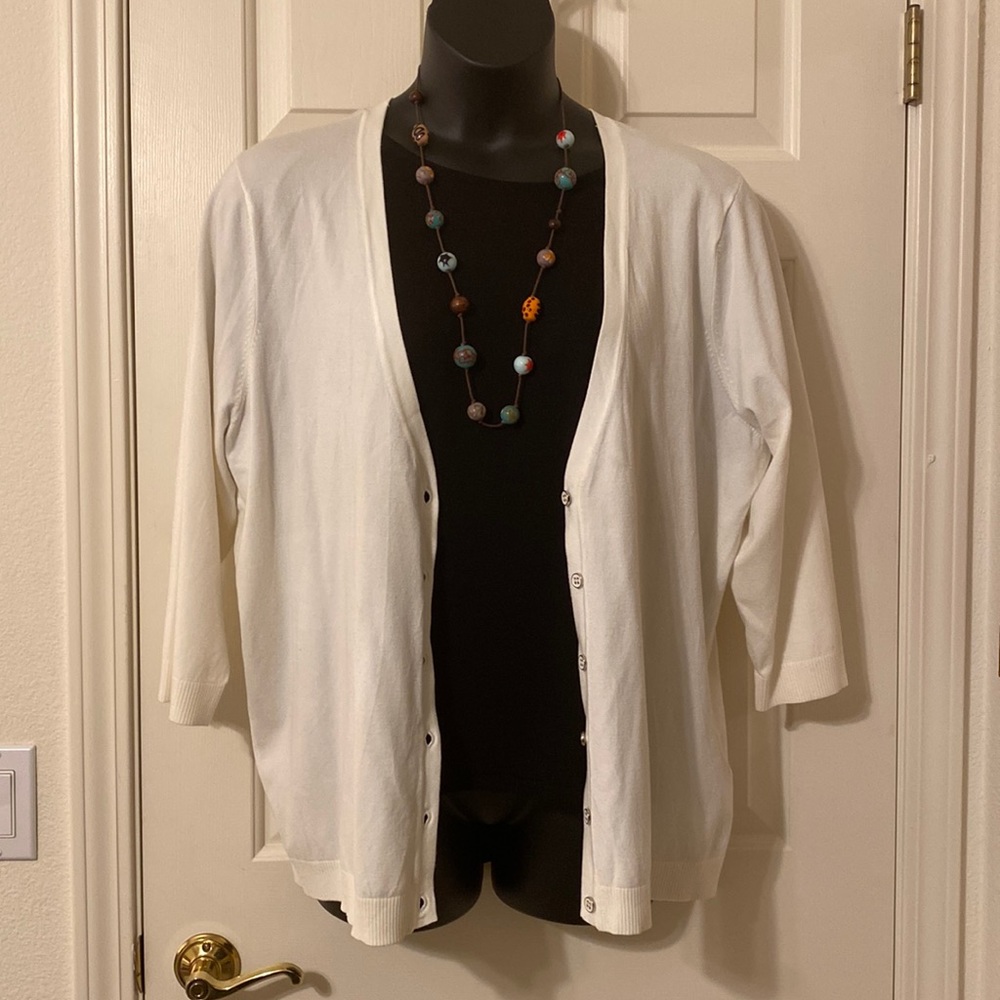 NWOT - Avenue white womens cardigan